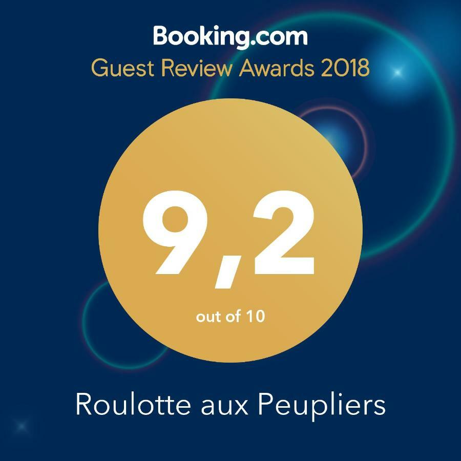 Roulotte Aux Peupliers Hotell La Tour-dʼAigues Exteriör bild